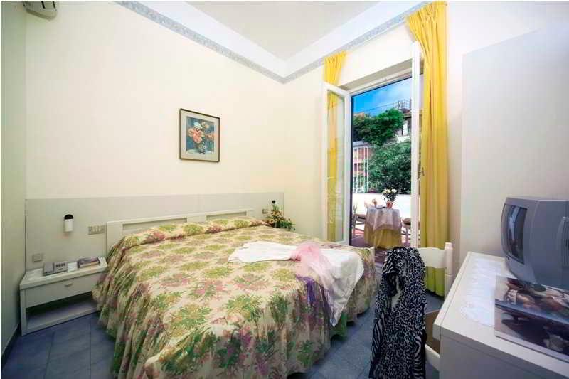 Villa Diana - Beach & Rooms Ischia Ngoại thất bức ảnh