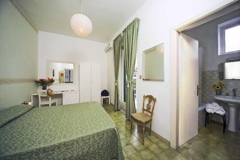 Villa Diana - Beach & Rooms Ischia Ngoại thất bức ảnh