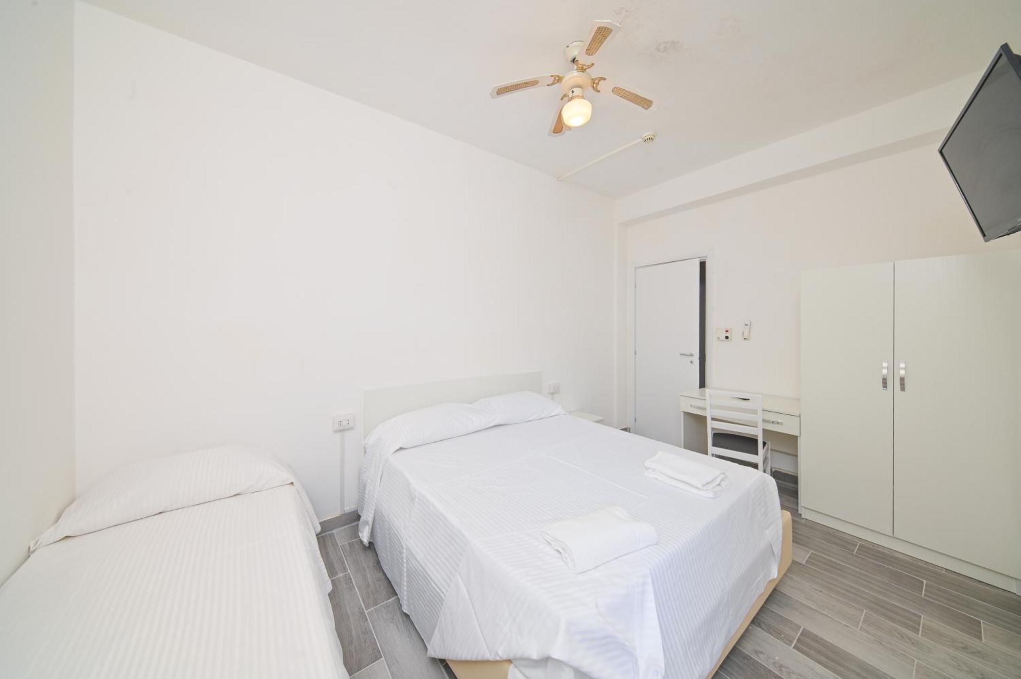 Villa Diana - Beach & Rooms Ischia Ngoại thất bức ảnh