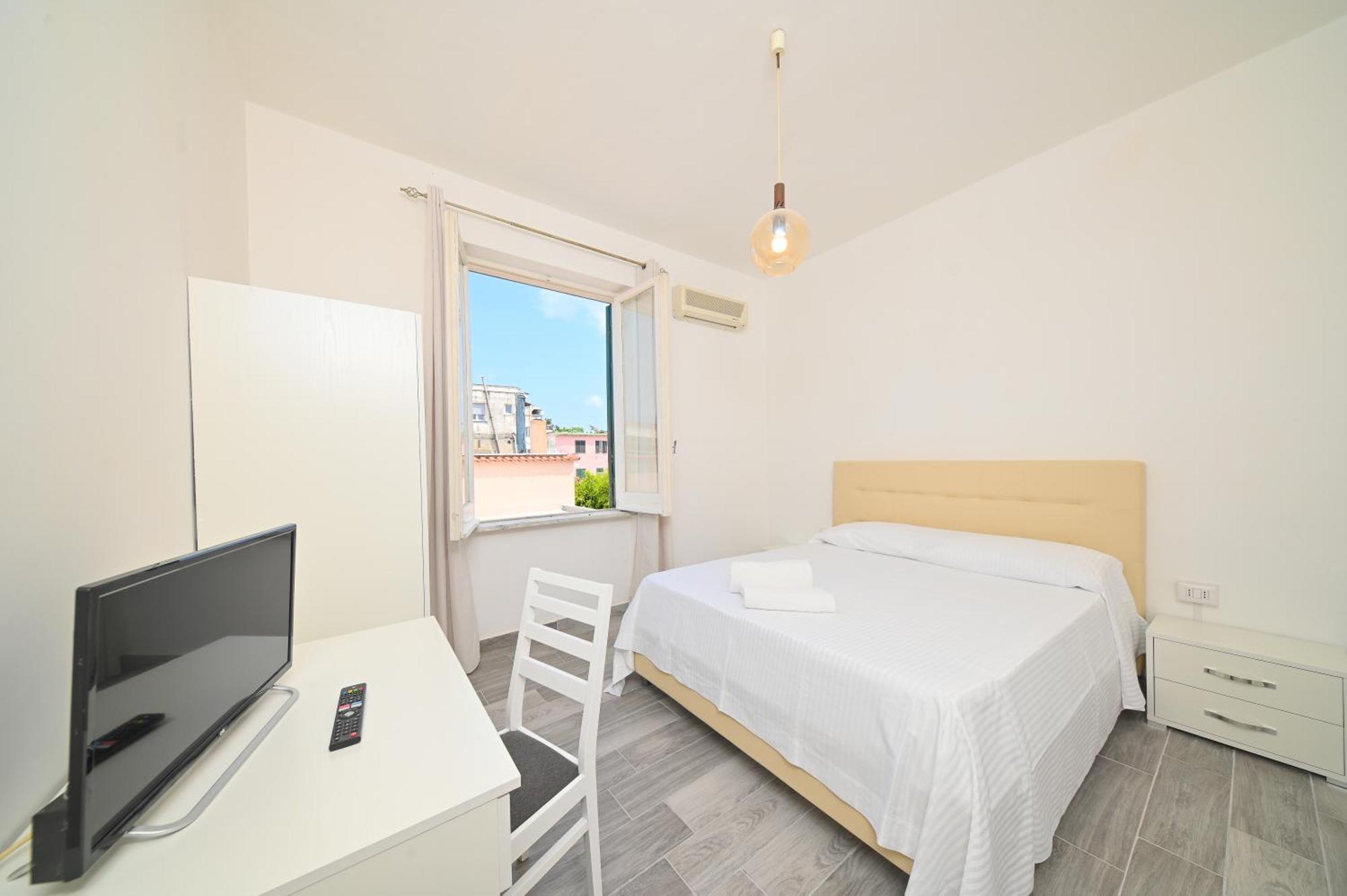 Villa Diana - Beach & Rooms Ischia Ngoại thất bức ảnh